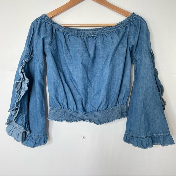 💫 LIVE 4 TRUTH | Ruffle Bell Sleeve Chambray Soft Cotton Denim Jean Crop Blouse - Picture 2 of 6